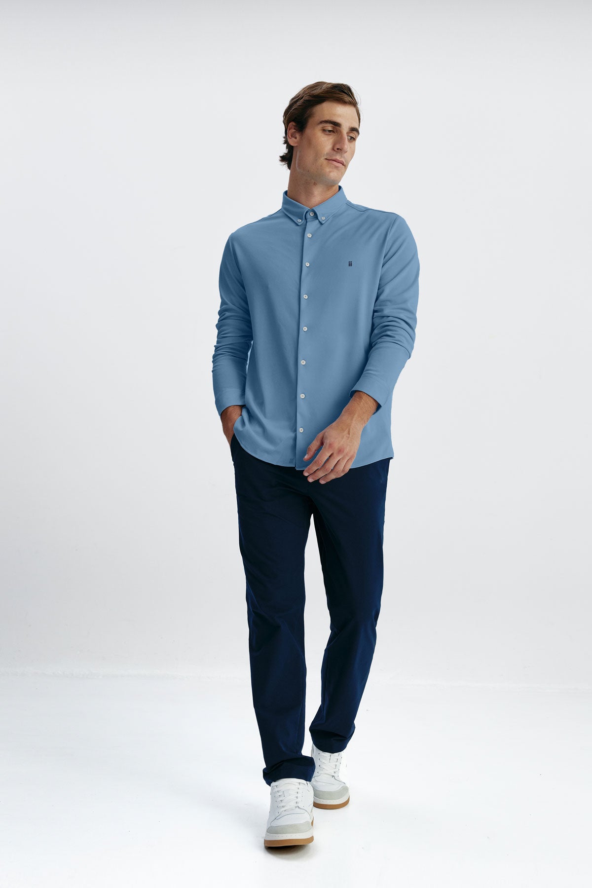 camisa azul jacaranda hombre regular look completo