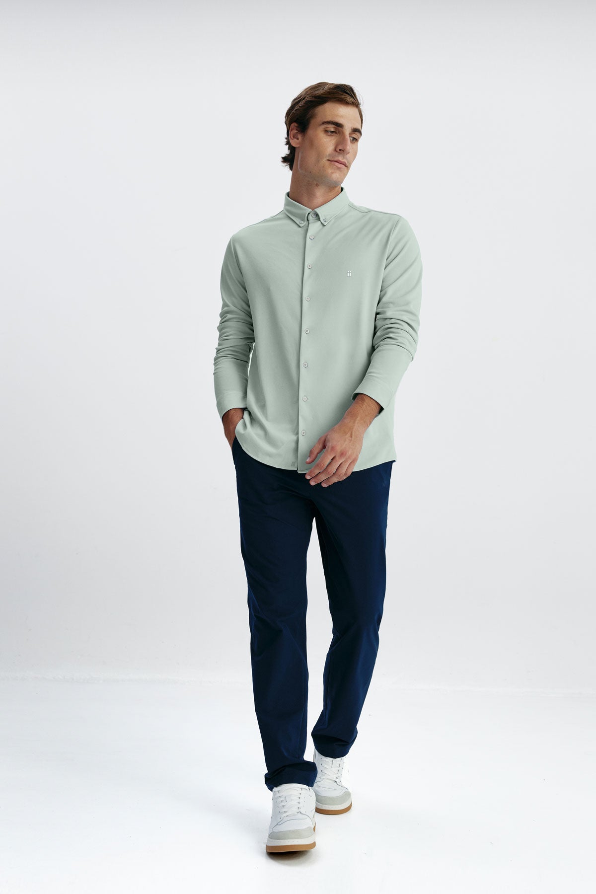 camisa verde hombre regular look completo