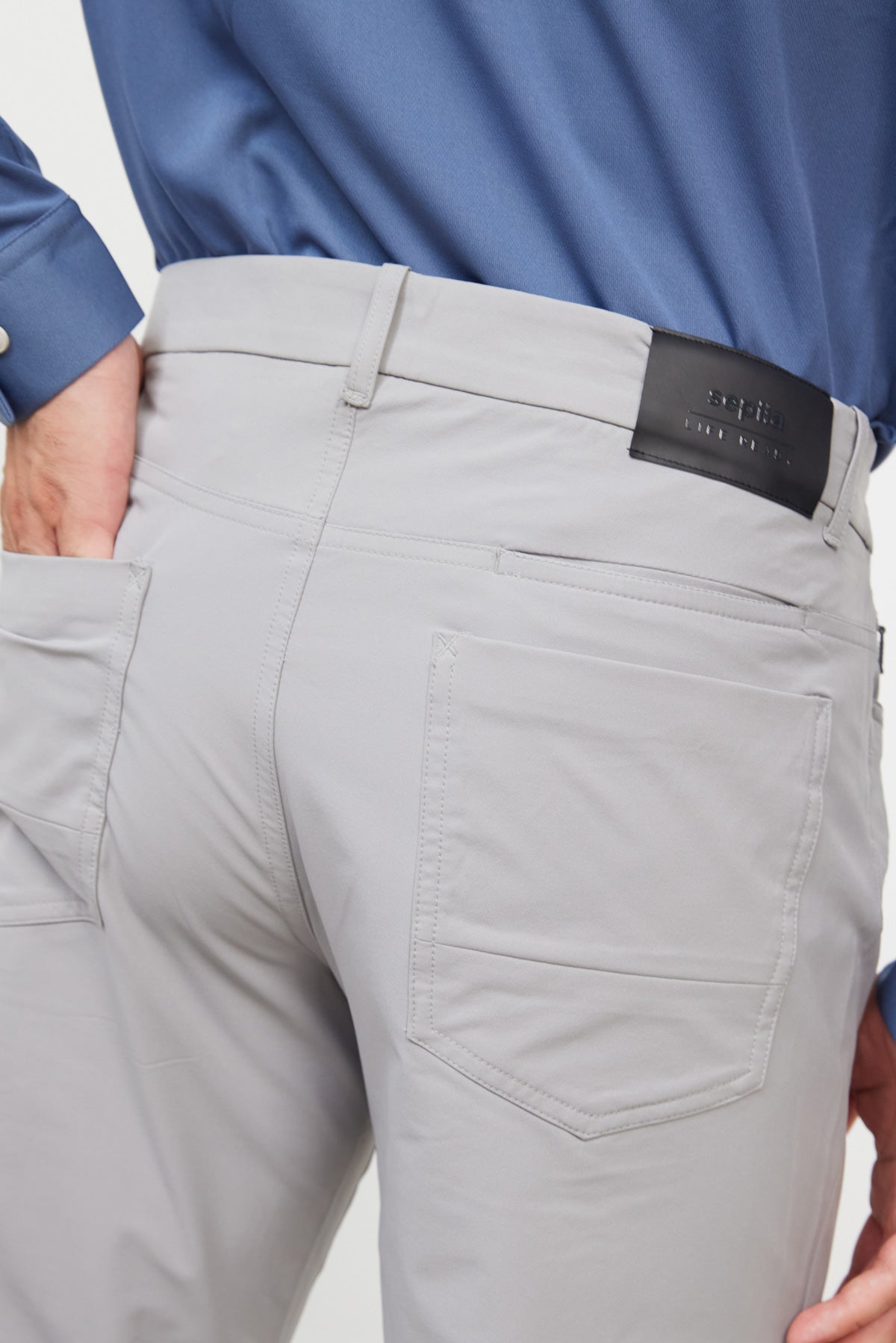 Calça de homem com 5 bolsos cinza Nova