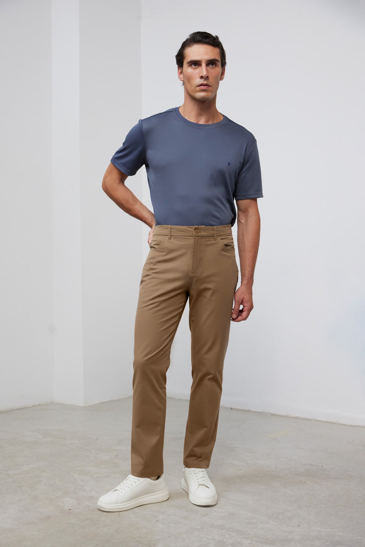 Calça Nova para homem castanha com 6 bolsos