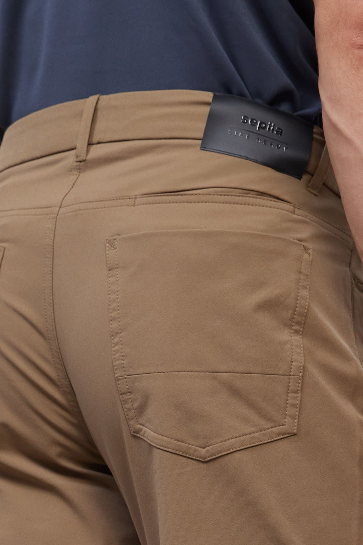 Calça Nova para homem castanha com 6 bolsos