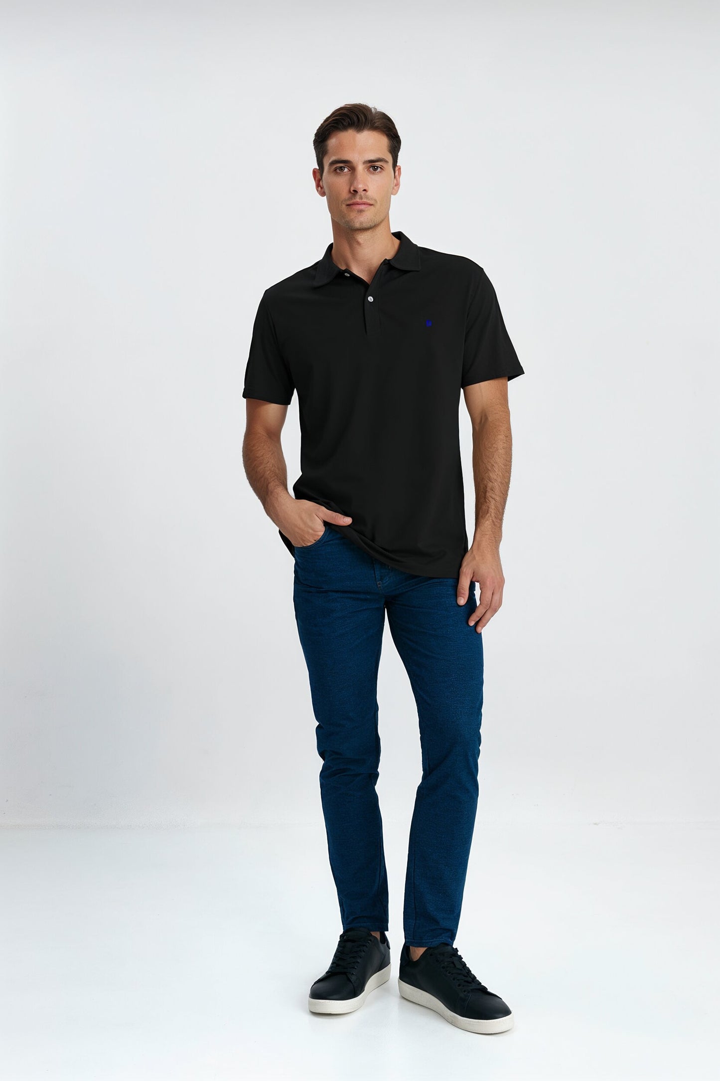 Men's black short-sleeved polo shirt