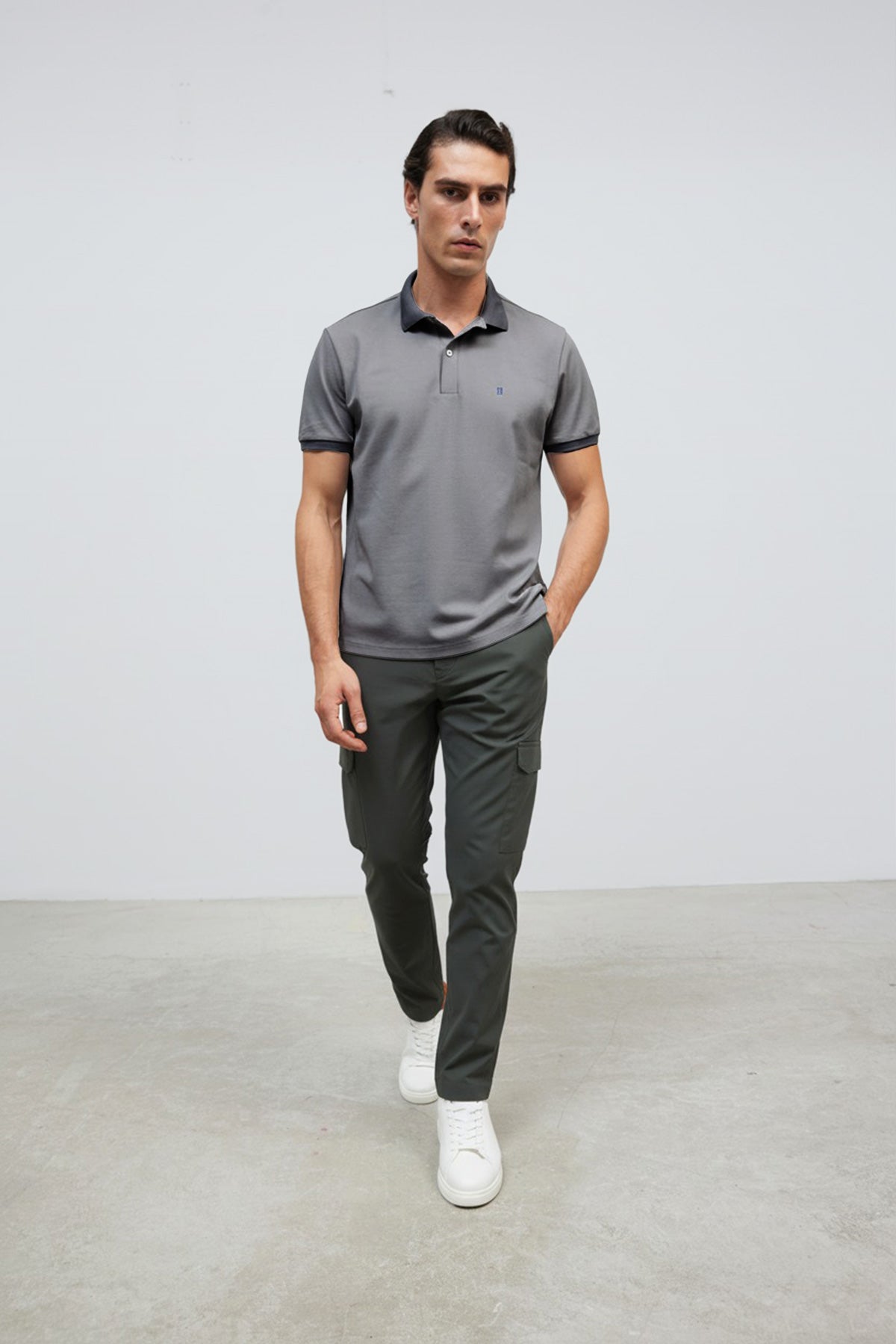 Polo de homem Ranger cinza escuro de manga curta