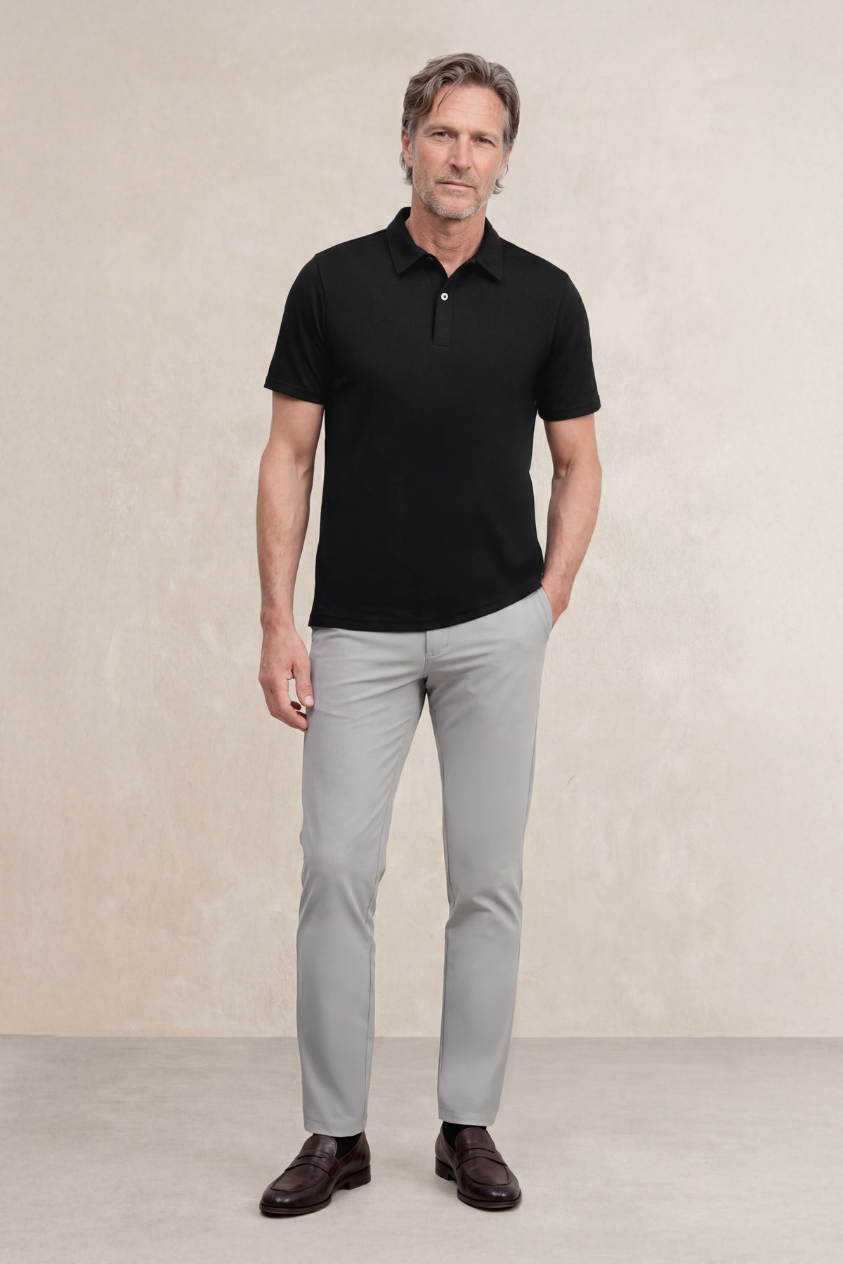 Men's black short-sleeved polo shirt