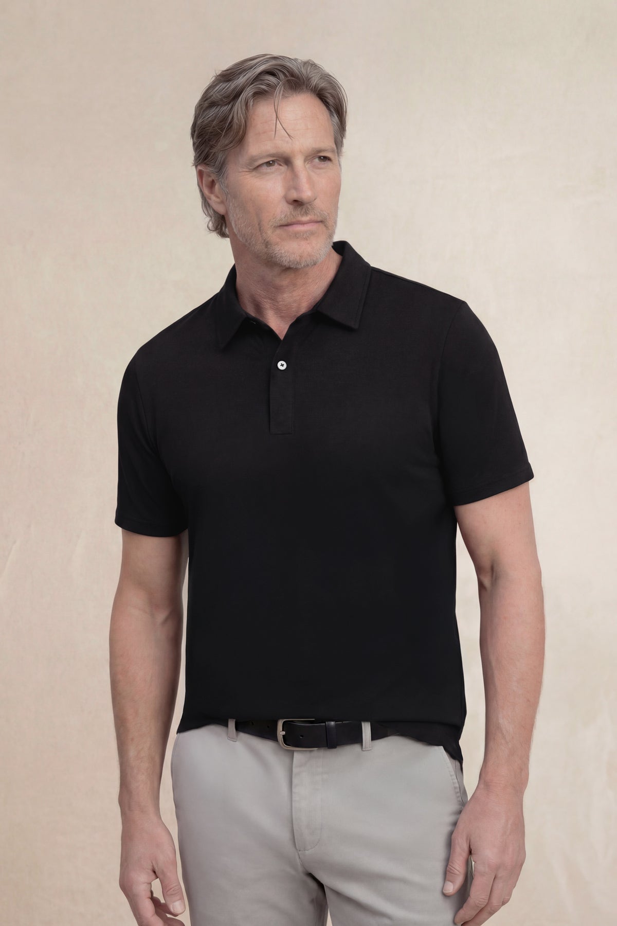 Men's black short-sleeved polo shirt