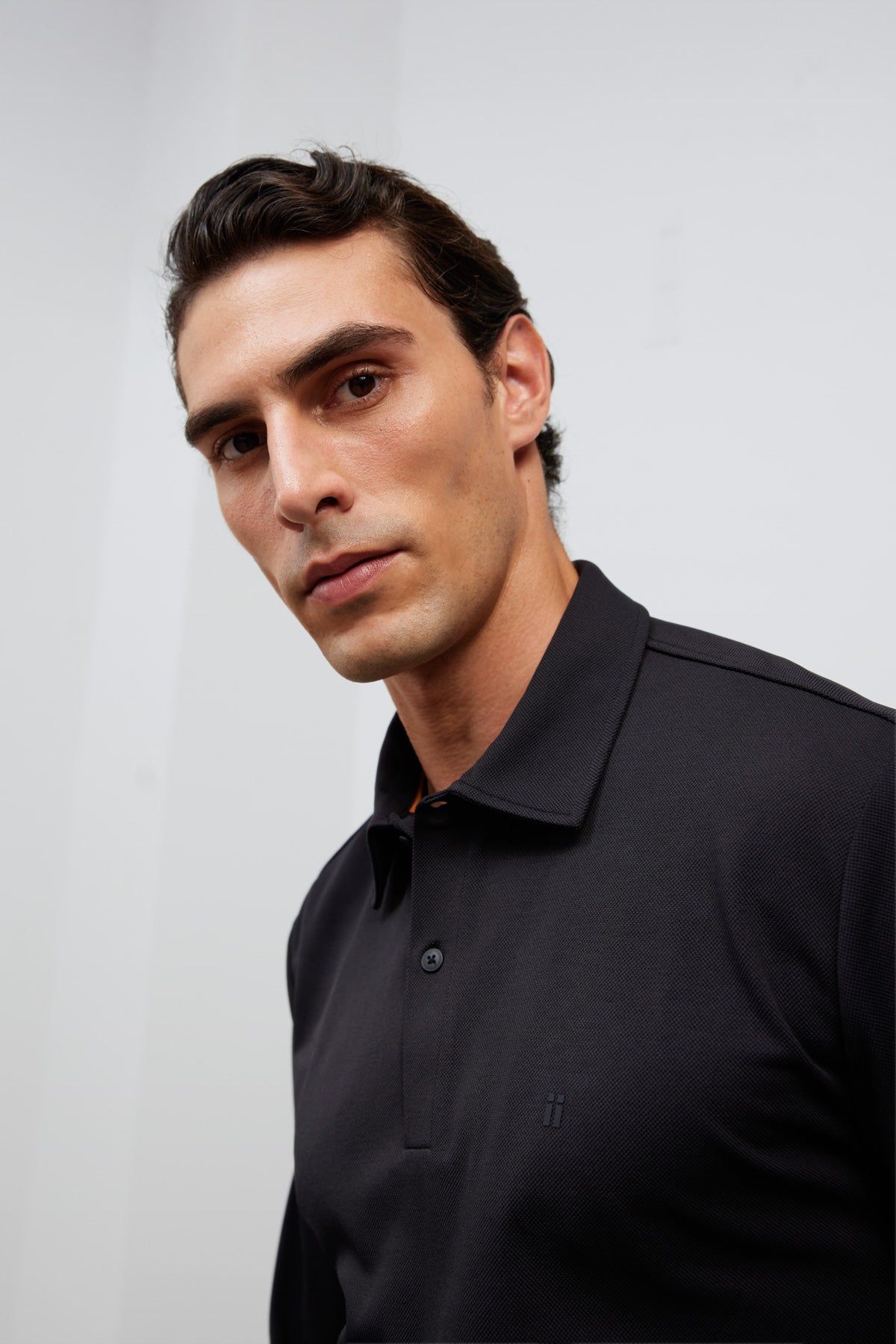 polo manga larga negro ranger detalle 