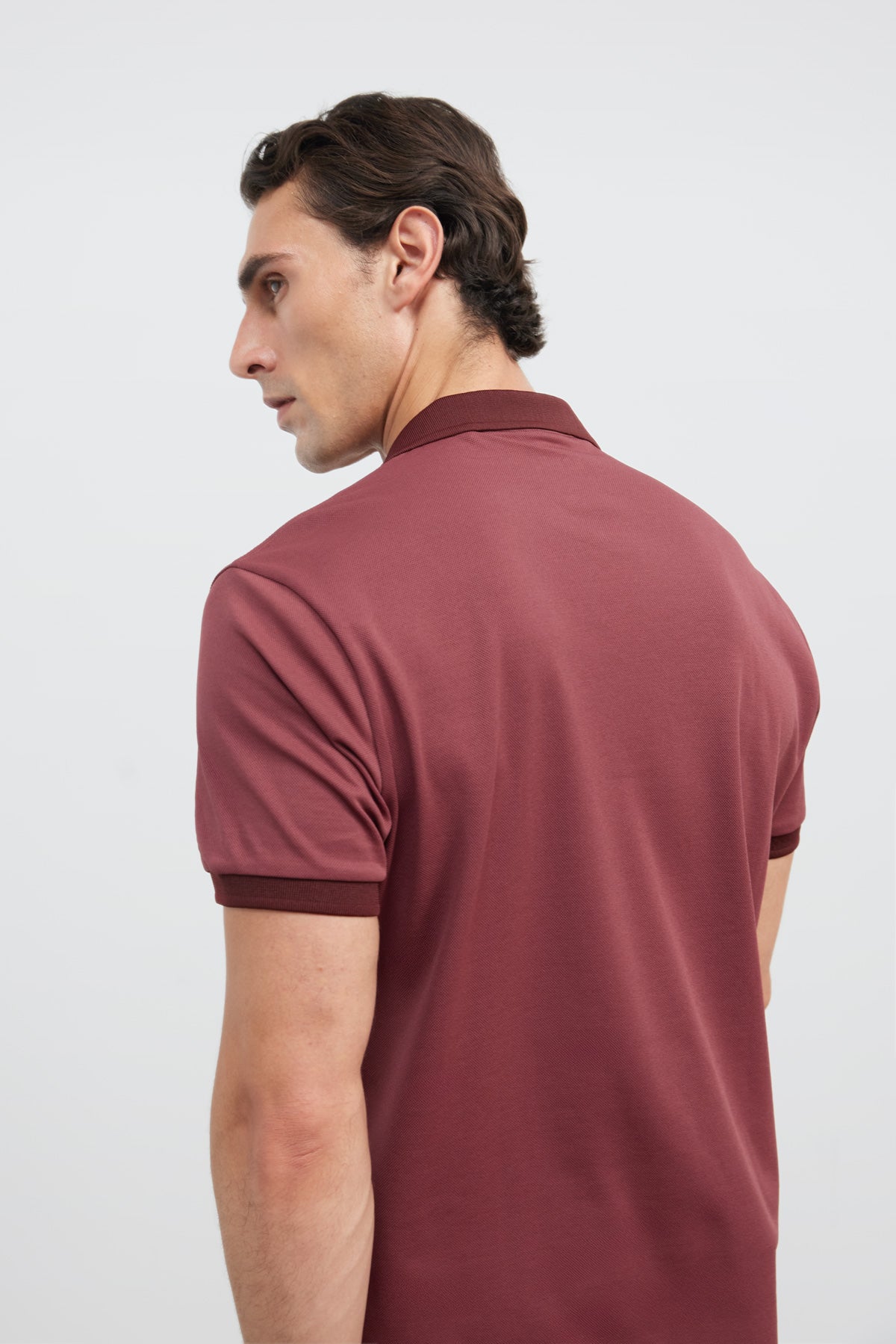 Polo de homem de manga curta na cor castanho Ranger