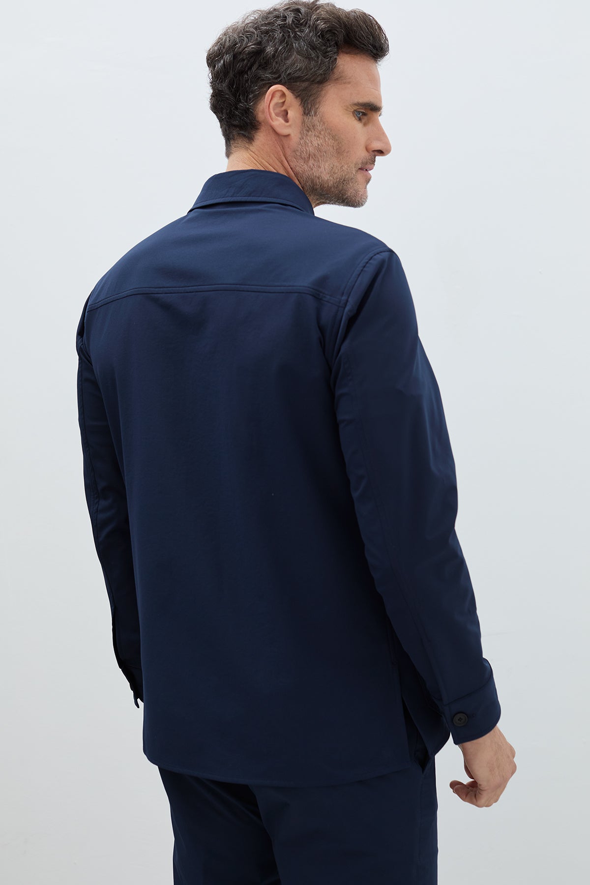 Chaqueta work jacket navy hombre. Foto de espaldas.