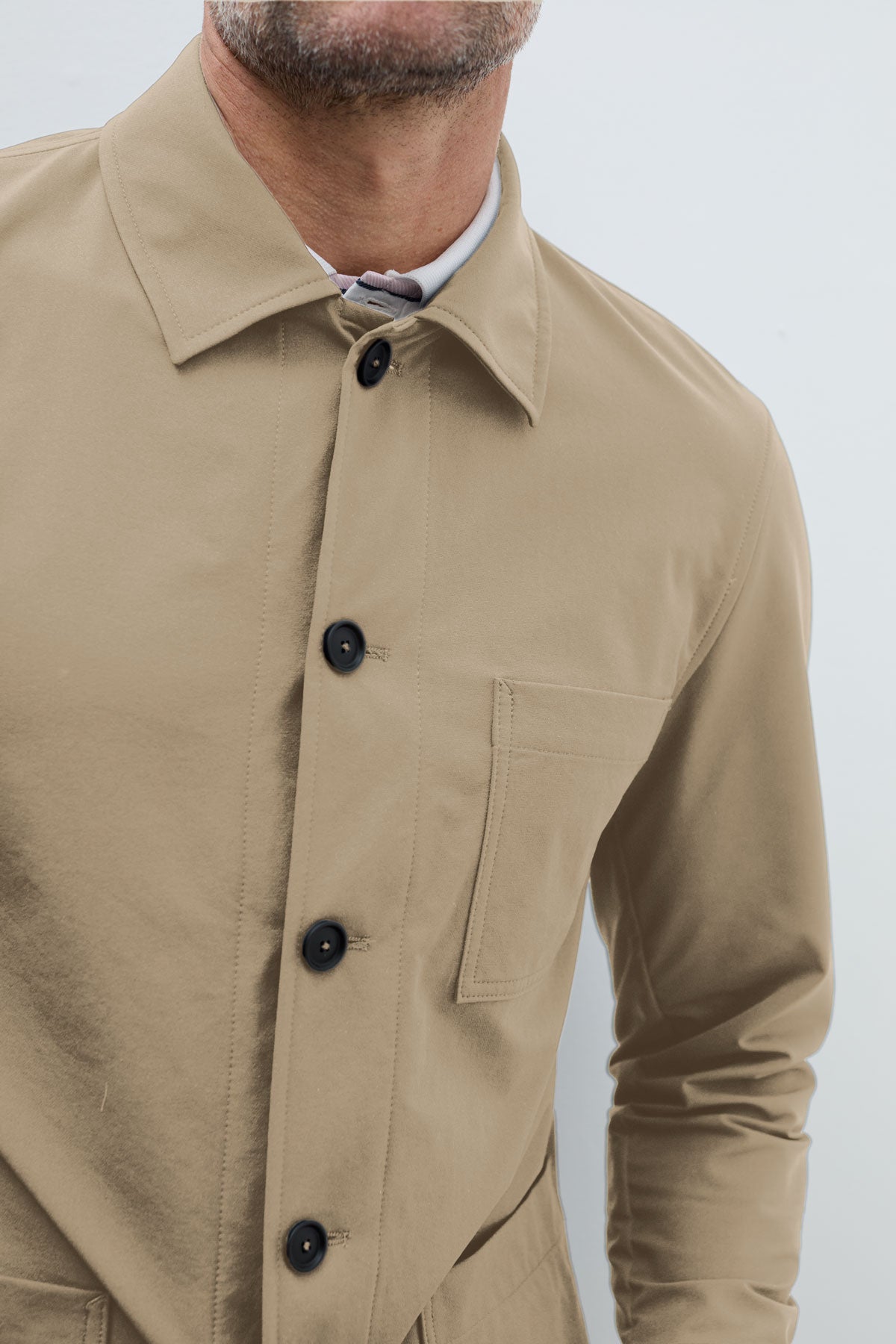 Chaqueta work jacket beige hombre. Foto detalles.